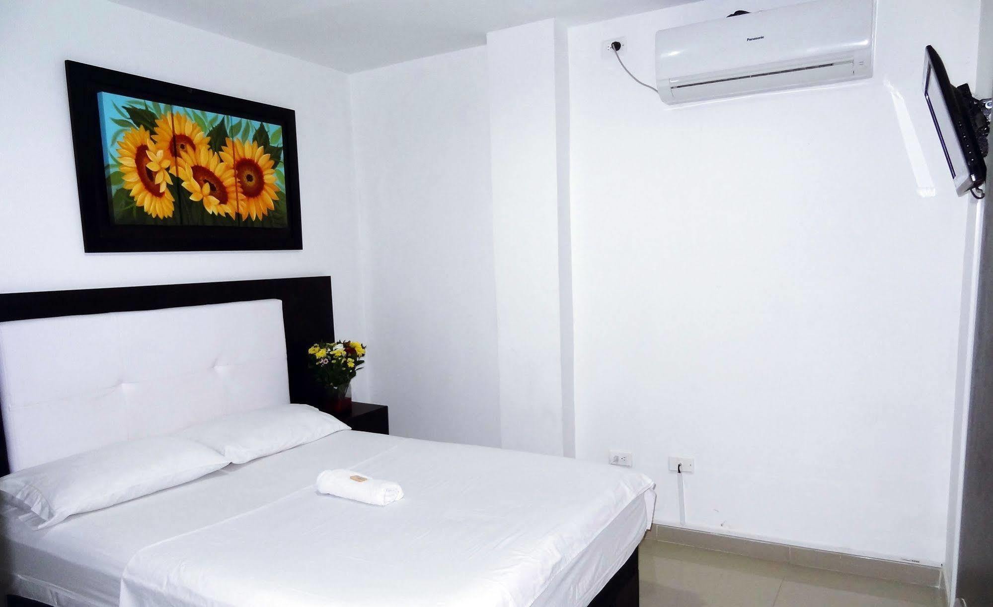 Hotel Azulejo Del Llano Yopal Kültér fotó